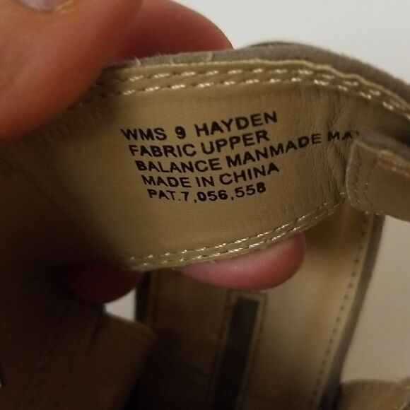New Direction (Hayden) taupe colored heeled sandals. Size 9. - Picture 5 of 6